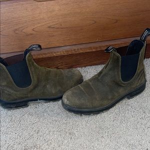 Blundstone suede boots